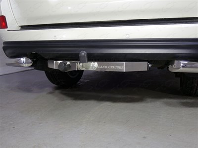 Фаркоп на Toyota Land Cruiser 200 Excalibur 2017-2018 с накладкой с надписью Land Cruiser F 1500/100 - фото 68975