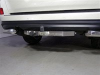 Фаркоп на Toyota Land Cruiser 200 Excalibur 2017-2018 с накладкой с надписью Land Cruiser F 1500/100 Фаркоп на Toyota Land Cruiser 200 Excalibur 2017-2018 с накладкой с надписью Land Cruiser F 1500/100